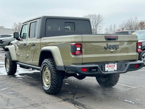 2026 Jeep Gladiator Sport