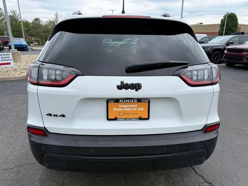 Bright White Clearcoat 2023 Jeep Cherokee Altitude
