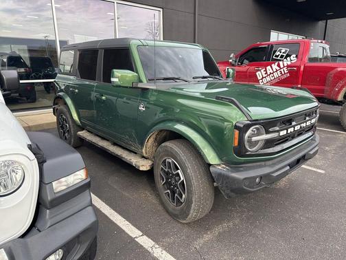 2024 Ford Bronco Outer Banks
