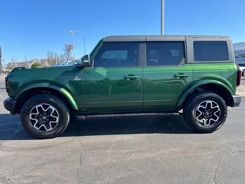 Eruption Green Metallic 2024 Ford Bronco Outer Banks