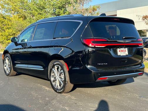 2026 Chrysler Pacifica L