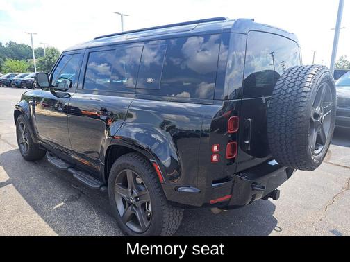 Santorini Black Metallic 2024 Land Rover Defender 110 P400 X-Dynamic SE