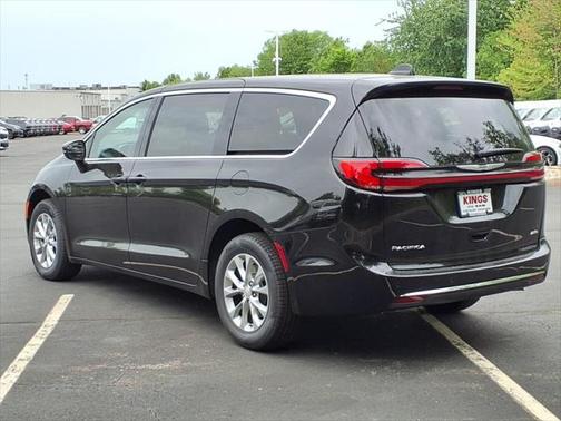 2025 Chrysler Pacifica L
