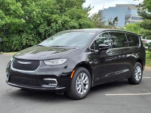 2025 Chrysler Pacifica L