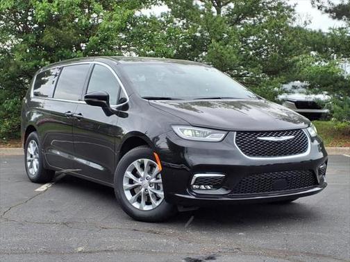 2025 Chrysler Pacifica L