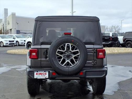 2025 Jeep Wrangler 4-Door Sahara 4x4