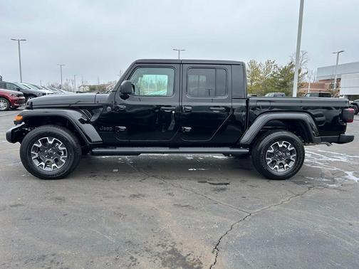 2026 Jeep Gladiator Sahara 4x4