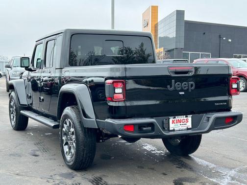 2026 Jeep Gladiator Sahara 4x4