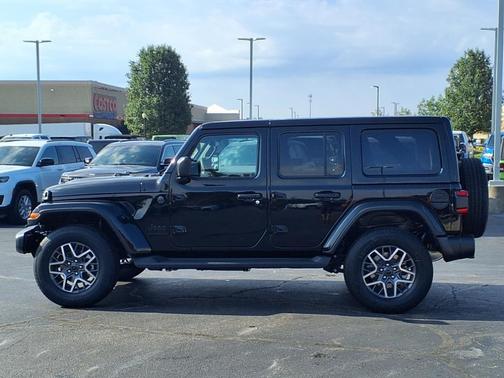 2025 Jeep Wrangler 4-Door Sahara 4x4