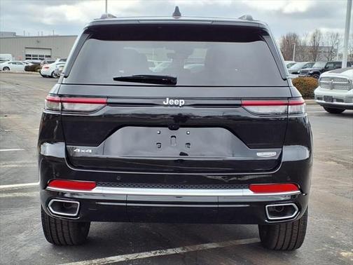 2025 Jeep Grand Cherokee Summit