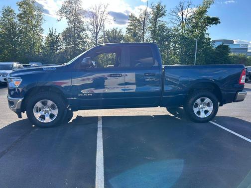 Patriot Blue Pearlcoat 2021 RAM 1500 Big Horn/Lone Star