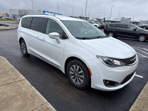 2020 Chrysler Pacifica Touring-L Plus