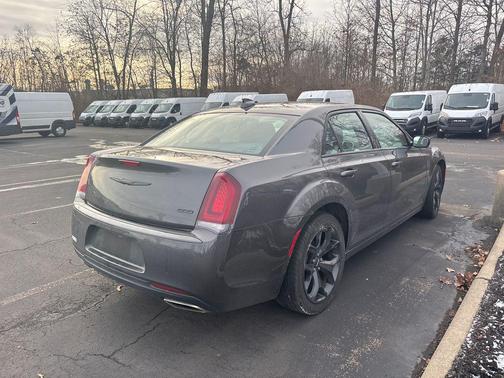 2023 Chrysler 300 Touring
