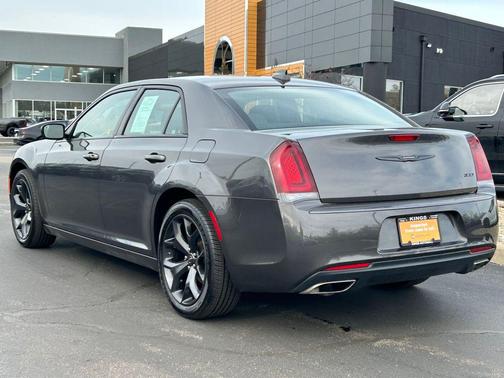 2023 Chrysler 300 Touring