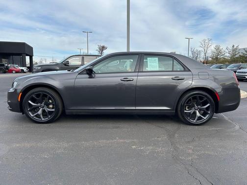 2023 Chrysler 300 Touring