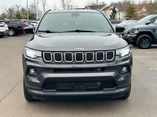 2023 Jeep Compass Latitude Lux