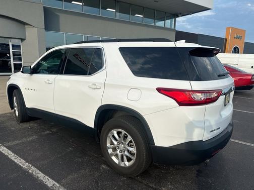 Summit White 2020 Chevrolet Traverse LT
