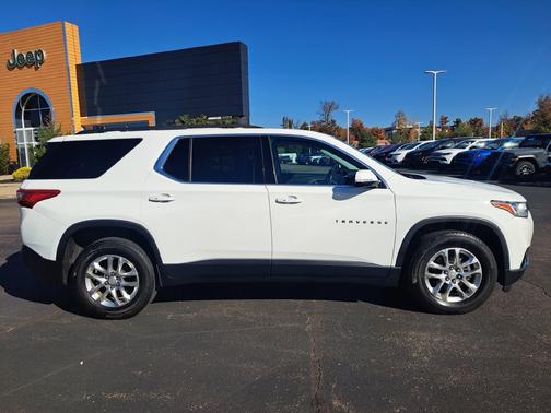 Summit White 2020 Chevrolet Traverse LT