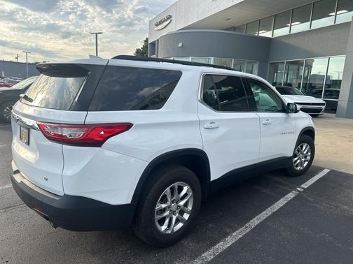 Summit White 2020 Chevrolet Traverse LT