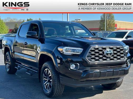 Midnight Black Metallic 2021 Toyota Tacoma TRD Sport