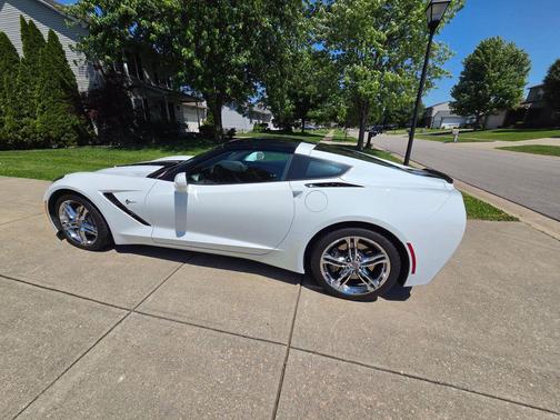 Arctic White 2016 Chevrolet Corvette Stingray