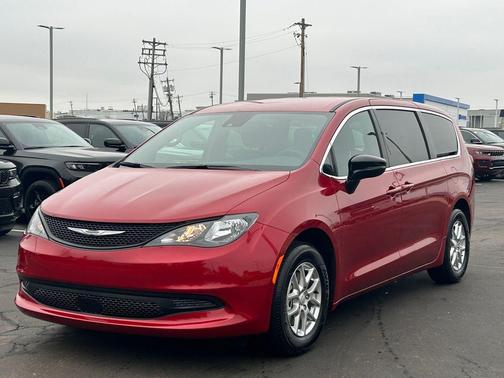 2026 Chrysler Voyager LX
