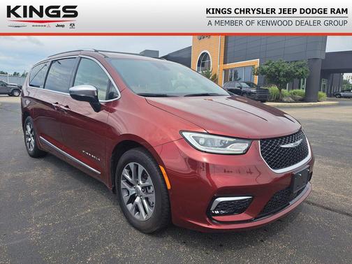 Velvet Red Pearlcoat 2023 Chrysler Pacifica L
