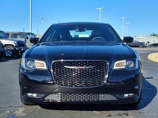 2023 Chrysler 300 S