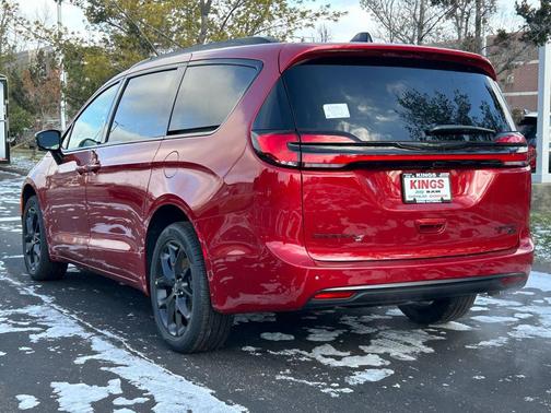 2026 Chrysler Pacifica Limited