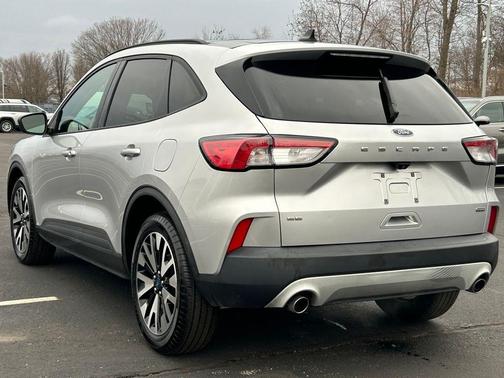 2020 Ford Escape SE