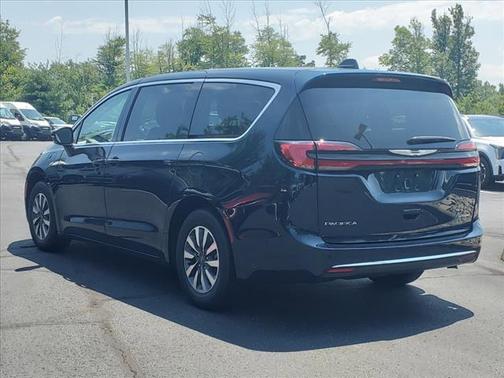 2023 Chrysler Pacifica Hybrid Touring L