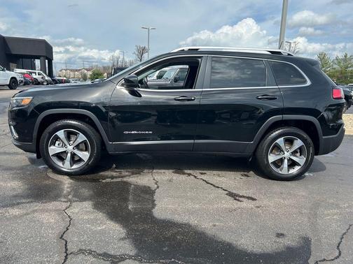 Diamond Black Crystal Pearlcoat 2019 Jeep Cherokee Limited