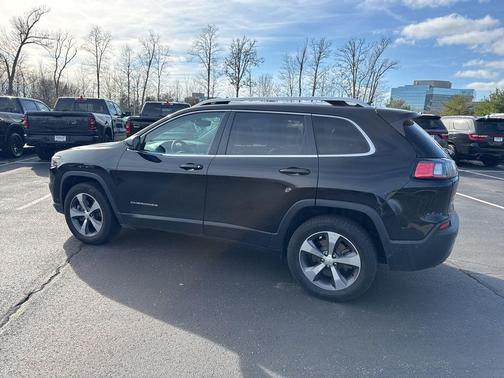 Diamond Black Crystal Pearlcoat 2019 Jeep Cherokee Limited