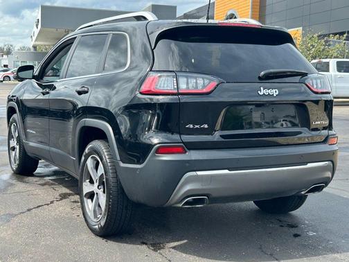 Diamond Black Crystal Pearlcoat 2019 Jeep Cherokee Limited