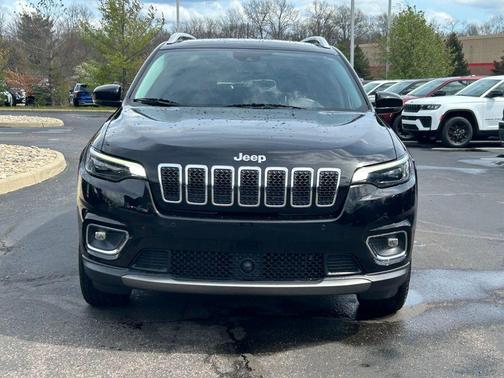 Diamond Black Crystal Pearlcoat 2019 Jeep Cherokee Limited