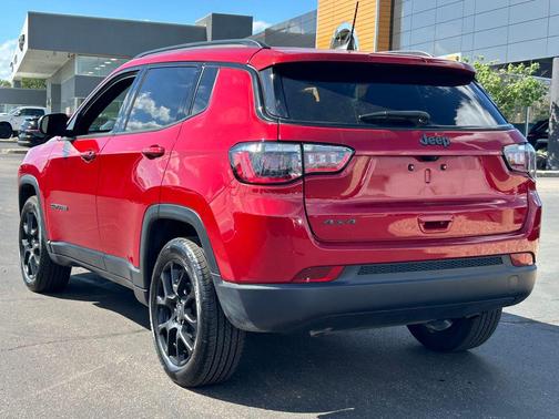 Red Hot Pearlcoat 2025 Jeep Compass Latitude