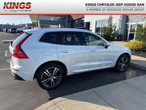 2021 Volvo XC60 T5 Momentum
