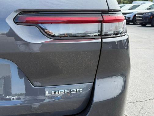 Baltic Gray Metallic Clearcoat 2023 Jeep Grand Cherokee L Laredo