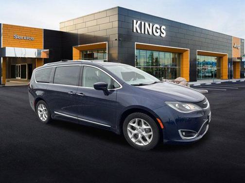 2018 Chrysler Pacifica Touring-L Plus
