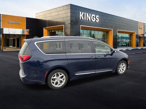 2018 Chrysler Pacifica Touring-L Plus