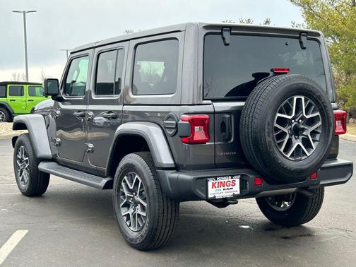 2026 Jeep Wrangler 4-Door Sahara 4x4
