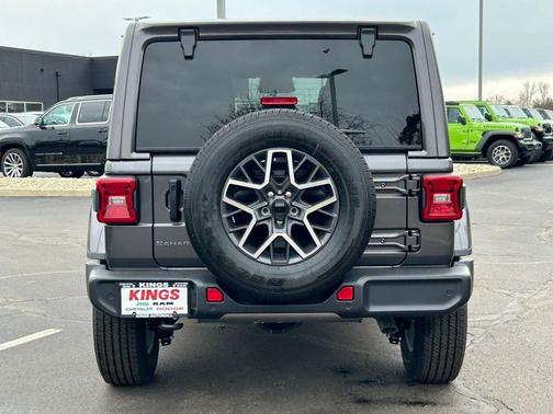 2026 Jeep Wrangler 4-Door Sahara 4x4