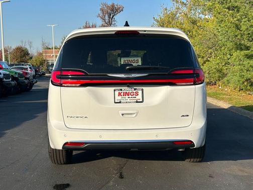 2026 Chrysler Pacifica L