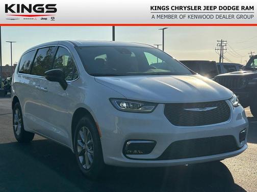 Bright White Clearcoat 2026 Chrysler Pacifica L