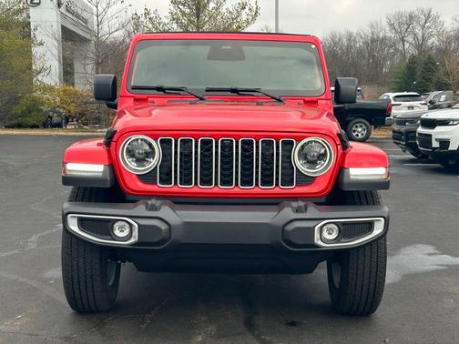 2026 Jeep Wrangler 4-Door Sahara 4x4