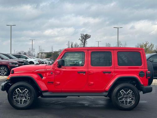 2026 Jeep Wrangler 4-Door Sahara 4x4