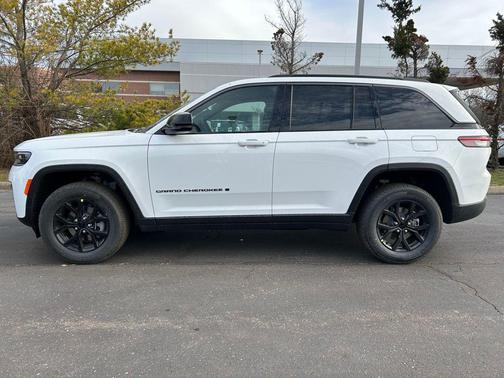 2026 Jeep Grand Cherokee Altitude