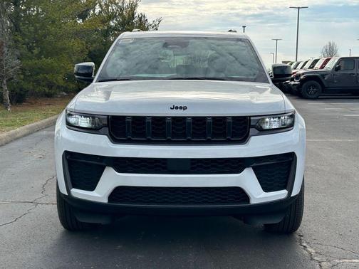 2026 Jeep Grand Cherokee Altitude