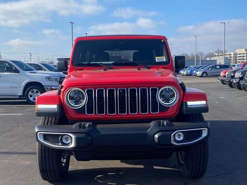 2026 Jeep Wrangler 4-Door Sahara 4x4