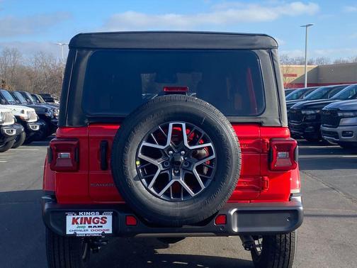 2026 Jeep Wrangler 4-Door Sahara 4x4